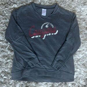 Like new. Washington State Cougars lightweight sweatshirt pullover.